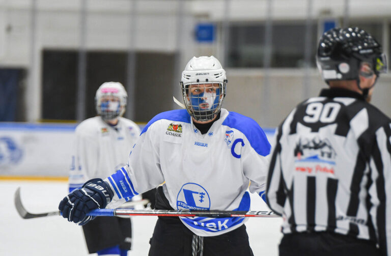 Pięć zespołów GKS Stoczniowiec w krajowych rozgrywkach hokeja na lodzie