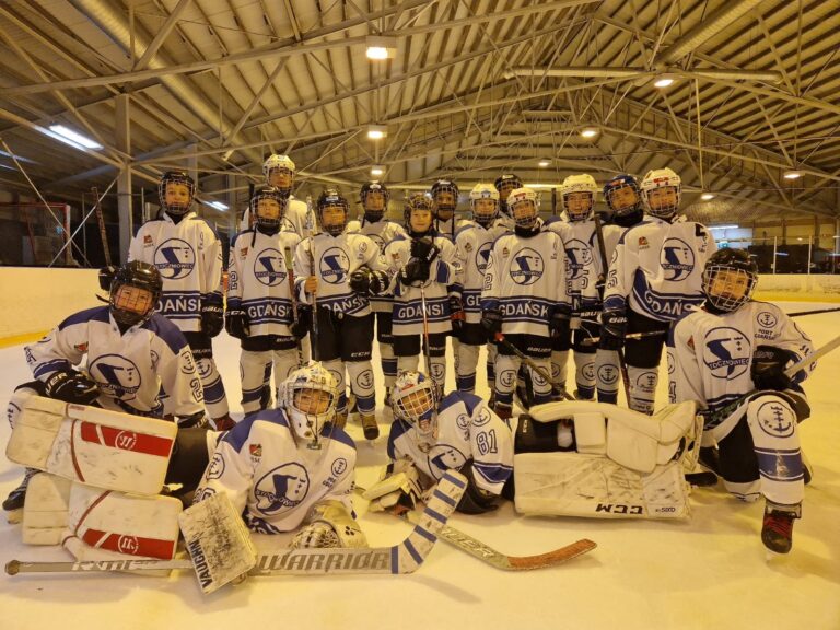Młodzi Stoczniowcy powalczą o mistrzostwo kraju w hokeju na lodzie