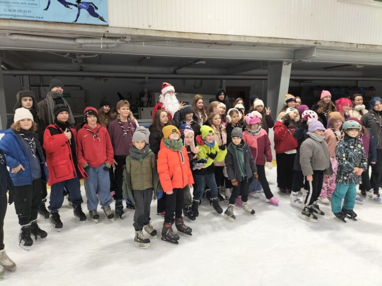 Mikołajki na ślizgawkach w Hali Olivia