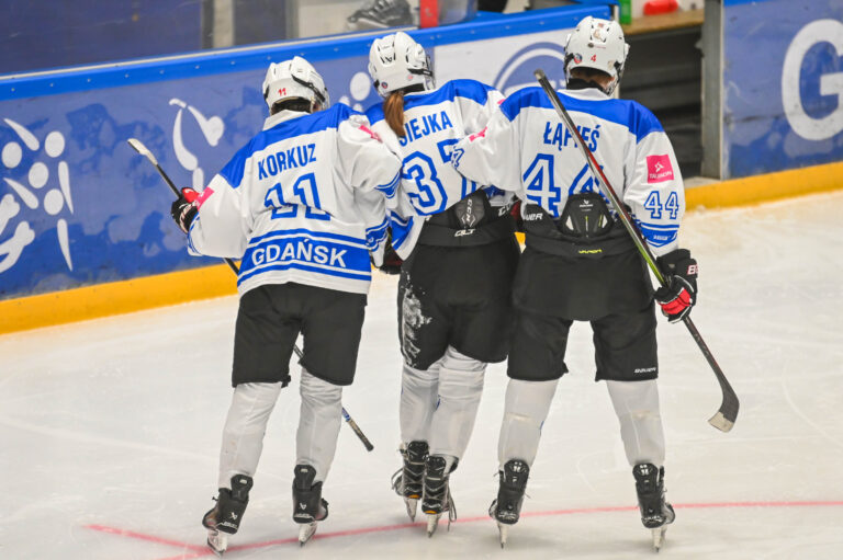 Hokejowy weekend na remis